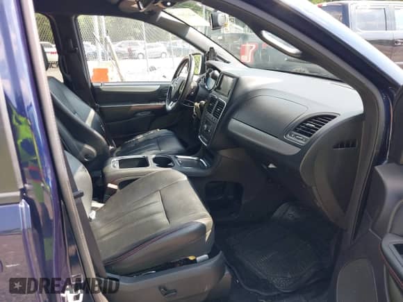 2017 Dodge Grand Caravan GT with VIN 2C4RDGEG9HR813011, listed as a IAAI auction lot 42875494 with 163,726 mi miles and . Bid and sale history available at DreamBid. Image 5.