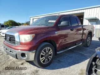 2007 Toyota Tundra SR5 z VIN 5TBBT54127S451043, wystawiony jako Copart lot #87057765 z przebiegiem 99 996 mil mil oraz Czysty tytuł • Clean title. Historia ofert i sprzedaży dostępna na DreamBid. Obrazek 1.