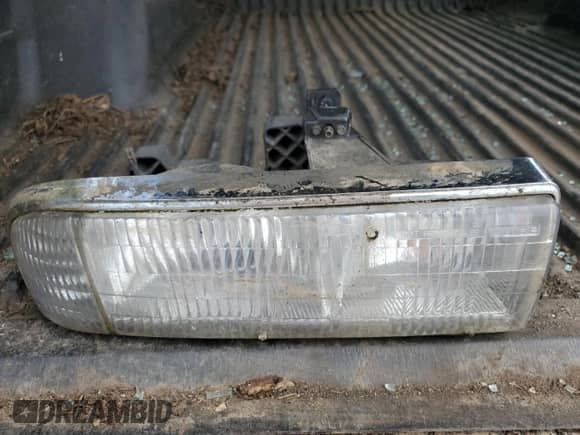 2001 Chevrolet S-10 с VIN 1GCCS14511K185779, выставлен на аукционе Copart как лот 52922175 с пробегом Не указан миль и Списание • Salvage title. История ставок и продаж доступна на DreamBid. Изображение 12.