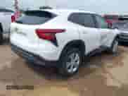 2024 Chevrolet Trax LS z VIN KL77LFE28RC070874, wystawiony jako IAAI lot #42759512 z przebiegiem 31 288 mil mil oraz . Historia ofert i sprzedaży dostępna na DreamBid. Obrazek 4.