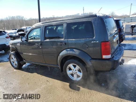 2011 Dodge Nitro SXT z VIN 1D4PU5GK0BW546372, wystawiony jako Copart lot #45194435 z przebiegiem 132 964 mil mil oraz Szkoda całkowita • Salvage title. Historia ofert i sprzedaży dostępna na DreamBid. Obrazek 2.