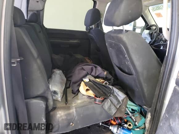 2011 Chevrolet Silverado 3500HD SRW LT z VIN 1GC4K0CG6BF205472, wystawiony jako Copart lot #65198525 z przebiegiem 235 785 mil mil oraz Szkoda całkowita • Salvage title. Historia ofert i sprzedaży dostępna na DreamBid. Obrazek 10.