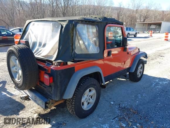 2006 Jeep Wrangler SE z VIN 1J4FA29S16P712101, wystawiony jako IAAI lot #41347042 z przebiegiem 129 063 mil mil oraz . Historia ofert i sprzedaży dostępna na DreamBid. Obrazek 4.