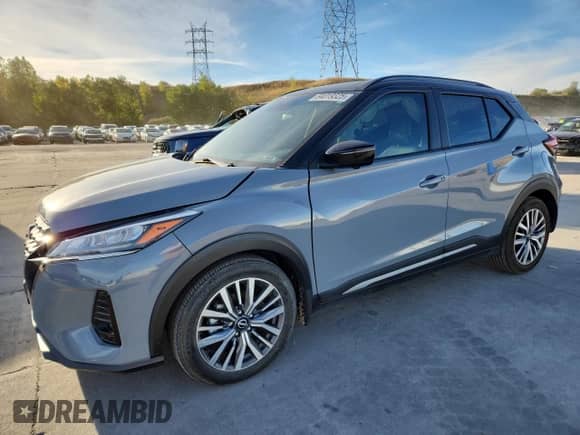 2023 Nissan Kicks SR z VIN 3N1CP5DV7PL524905, wystawiony jako Copart lot #84019325 z przebiegiem 37 442 mil mil oraz Szkoda całkowita • Salvage title. Historia ofert i sprzedaży dostępna na DreamBid. Obrazek 1.