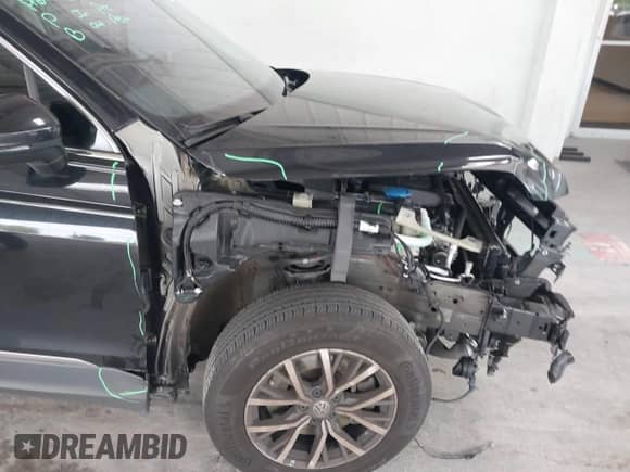 2020 Volkswagen Tiguan SE с VIN 3VV2B7AX3LM091047, выставлен на аукционе IAAI как лот 43158314 с пробегом 51 221 миль миль и . История ставок и продаж доступна на DreamBid. Изображение 6.