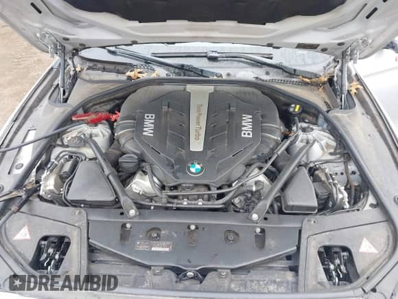 2015 BMW 5 Series 550i с VIN WBAKN9C54FD961043, выставлен на аукционе IAAI как лот 41952631 с пробегом 109 762 миль миль и . История ставок и продаж доступна на DreamBid. Изображение 10.