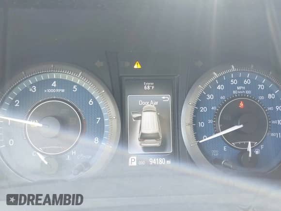 2017 Toyota Sienna XLE with VIN 5TDDZ3DC4HS156287, listed as a IAAI auction lot 42275390 with 94,180 mi miles and . Bid and sale history available at DreamBid. Image 7.