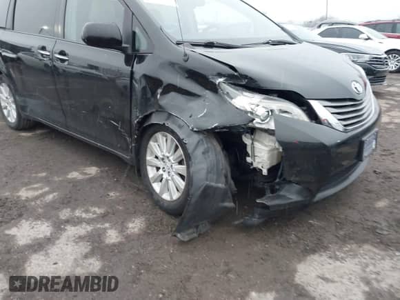 2014 Toyota Sienna Limited с VIN 5TDDK3DCXES076542, выставлен на аукционе IAAI как лот 41559021 с пробегом Не указан миль и . История ставок и продаж доступна на DreamBid. Изображение 6.