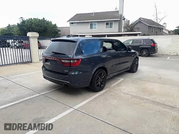 2019 Dodge Durango SRT z VIN 1C4SDJGJ6KC753812, wystawiony jako Copart lot #85688665 z przebiegiem 74 645 mil mil oraz Szkoda całkowita • Salvage title. Historia ofert i sprzedaży dostępna na DreamBid. Obrazek 4.