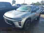 2025 Chevrolet Trax ACTIV z VIN KL77LKEP8SC095591, wystawiony jako IAAI lot #43155675 z przebiegiem 20 206 mil mil oraz . Historia ofert i sprzedaży dostępna na DreamBid. Obrazek 18.