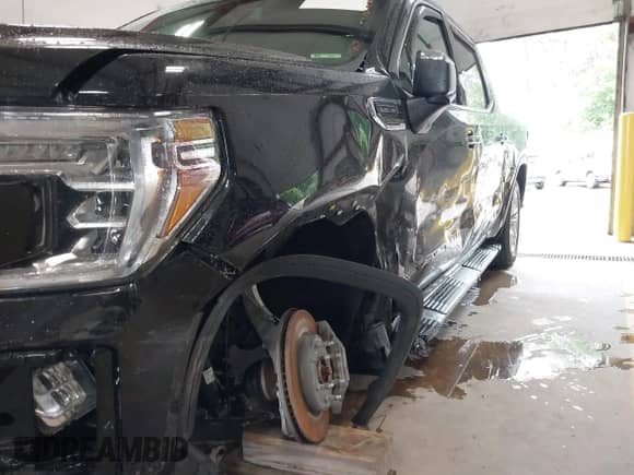2021 GMC Sierra 1500 Denali с VIN 3GTU9FED8MG220462, выставлен на аукционе IAAI как лот 39822972 с пробегом 22 543 миль миль и . История ставок и продаж доступна на DreamBid. Изображение 19.