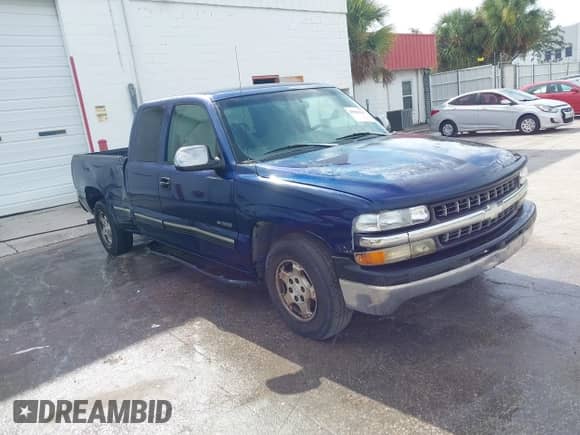 2000 Chevrolet Silverado 1500 LS with VIN 2GCEC19T7Y1175894, listed as a IAAI auction lot 43066423 with 278,219 mi miles and . Bid and sale history available at DreamBid. Image 1.