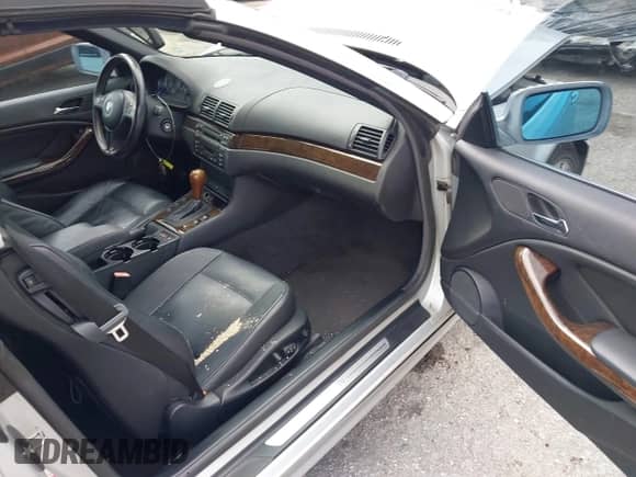 2001 BMW 3 Series 330Ci с VIN WBABS534X1JU83536, выставлен на аукционе IAAI как лот 43351449 с пробегом 122 300 миль миль и . История ставок и продаж доступна на DreamBid. Изображение 5.