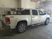 2011 GMC Sierra 1500 SLT z VIN 3GTP2WE37BG150961, wystawiony jako Copart lot #84875285 z przebiegiem 290 890 mil mil oraz Czysty tytuł • Clean title. Historia ofert i sprzedaży dostępna na DreamBid. Obrazek 3.