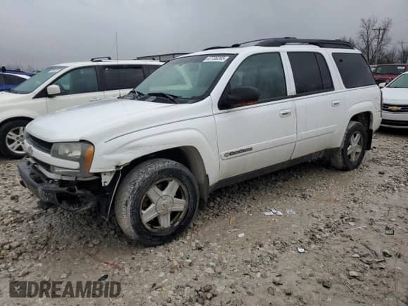 2002 Chevrolet TrailBlazer EXT LT z VIN 1GNET16S826100883, wystawiony jako Copart lot #47736265 z przebiegiem 147 411 mil mil oraz Czysty tytuł • Clean title. Historia ofert i sprzedaży dostępna na DreamBid. Obrazek 1.