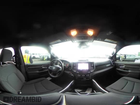 2024 Ram 1500 Big Horn z VIN 1C6SRFFT6RN115065, wystawiony jako IAAI lot #41997639 z przebiegiem 15 453 mil mil oraz . Historia ofert i sprzedaży dostępna na DreamBid. Obrazek 20.