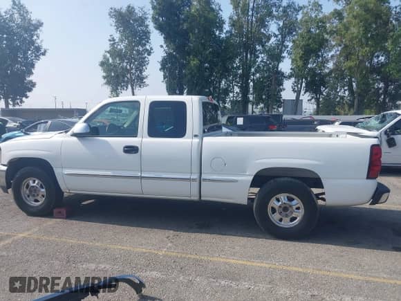 2000 GMC Sierra 1500 SLE z VIN 1GTEC19T0YZ300810, wystawiony jako IAAI lot #42471227 z przebiegiem Nie podano mil oraz . Historia ofert i sprzedaży dostępna na DreamBid. Obrazek 14.