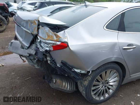 2014 Hyundai Equus Signature with VIN KMHGH4JH1EU077927, listed as a IAAI auction lot 42178629 with 127,064 mi miles and . Bid and sale history available at DreamBid. Image 18.