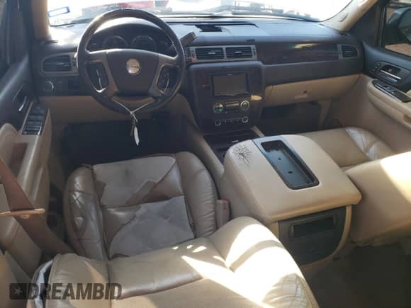 2010 GMC Sierra 1500 Denali z VIN 3GTRKXE27AG293882, wystawiony jako Copart lot #82752524 z przebiegiem 204 258 mil mil oraz Szkoda całkowita • Salvage title. Historia ofert i sprzedaży dostępna na DreamBid. Obrazek 8.