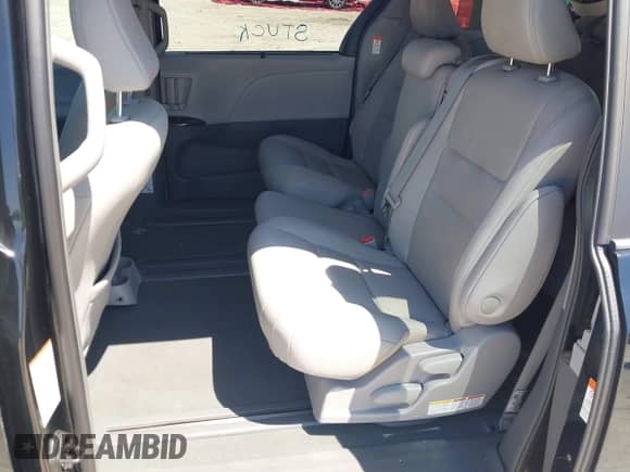 2019 Toyota Sienna XLE Auto Access Seat with VIN 5TDYZ3DCXKS004233, listed as a IAAI auction lot 42578704 with 121,118 mi miles and . Bid and sale history available at DreamBid. Image 8.