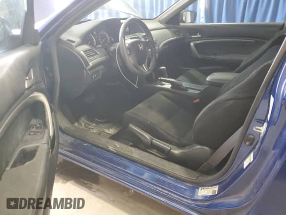 2009 Honda Accord EX z VIN 1HGCS127X9A009322, wystawiony jako Copart lot #70516305 z przebiegiem 247 579 mil mil oraz Czysty tytuł • Clean title. Historia ofert i sprzedaży dostępna na DreamBid. Obrazek 8.