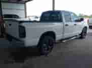 2005 Dodge 1500 SLT z VIN 1D7HA18N75S350782, wystawiony jako IAAI lot #42656182 z przebiegiem 224 695 mil mil oraz . Historia ofert i sprzedaży dostępna na DreamBid. Obrazek 4.