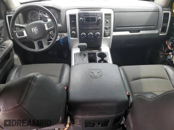 2010 Dodge 1500 SLT z VIN 1D7RV1CT5AS177661, wystawiony jako Copart lot #56820115 z przebiegiem 124 286 mil mil oraz Szkoda całkowita • Salvage title. Historia ofert i sprzedaży dostępna na DreamBid. Obrazek 8.