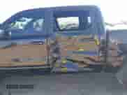 2019 Ram 1500 Rebel z VIN 1C6SRFLT3KN812431, wystawiony jako IAAI lot #42973192 z przebiegiem 96 306 mil mil oraz . Historia ofert i sprzedaży dostępna na DreamBid. Obrazek 17.