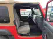 2004 Jeep Wrangler Sport z VIN 1J4FA49S24P789424, wystawiony jako IAAI lot #43549917 z przebiegiem 163 340 mil mil oraz . Historia ofert i sprzedaży dostępna na DreamBid. Obrazek 5.