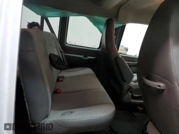 2017 Chevrolet Express Passenger LT с VIN 1GAZGPFGXH1193286, выставлен на аукционе Copart как лот 88923785 с пробегом 78 237 миль миль и Списание • Salvage title. История ставок и продаж доступна на DreamBid. Изображение 11.