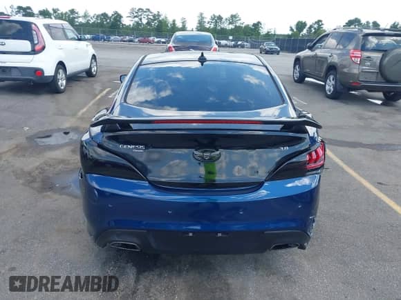 2015 Hyundai Genesis Coupe 3.8L Base с VIN KMHHU6KJ2FU123585, выставлен на аукционе IAAI как лот 42437976 с пробегом 88 121 миль миль и . История ставок и продаж доступна на DreamBid. Изображение 16.