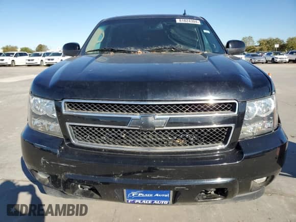 2011 Chevrolet Suburban with VIN 1GNWKMEG2BR200692, listed as a Copart auction lot 81824304 with 269,734 mi miles and Clean title. Bid and sale history available at DreamBid. Image 5.