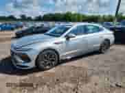 2025 Hyundai Sonata SEL z VIN KMHL64JA5SA481964, wystawiony jako Copart lot #64128205 z przebiegiem 1 789 mil mil oraz Szkoda całkowita • Salvage title. Historia ofert i sprzedaży dostępna na DreamBid. Obrazek 1.