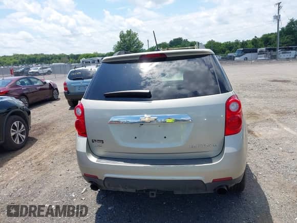 2015 Chevrolet Equinox LT z VIN 2GNFLFE35F6425826, wystawiony jako IAAI lot #42650462 z przebiegiem 47 852 mil mil oraz . Historia ofert i sprzedaży dostępna na DreamBid. Obrazek 17.