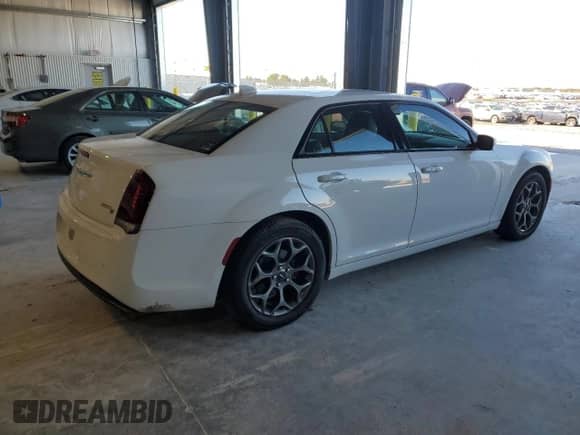 2016 Chrysler 300 S с VIN 2C3CCAGG5GH198632, выставлен на аукционе Copart как лот 85666865 с пробегом 140 883 миль миль и Списание • Salvage title. История ставок и продаж доступна на DreamBid. Изображение 3.
