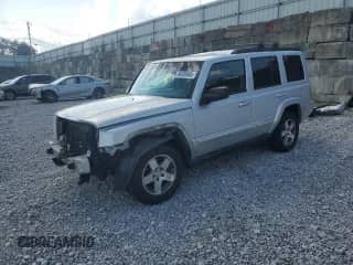 2010 Jeep Commander Sport с VIN 1J4RG4GK3AC125683, выставлен на аукционе Copart как лот 66455985 с пробегом 156 671 миль миль и Списание • Salvage title. История ставок и продаж доступна на DreamBid. Изображение 1.