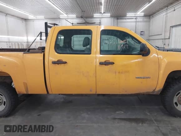 2013 Chevrolet Silverado 2500HD Work Truck z VIN 1GC1KVCG7DF175272, wystawiony jako IAAI lot #42516919 z przebiegiem 61 380 mil mil oraz . Historia ofert i sprzedaży dostępna na DreamBid. Obrazek 14.