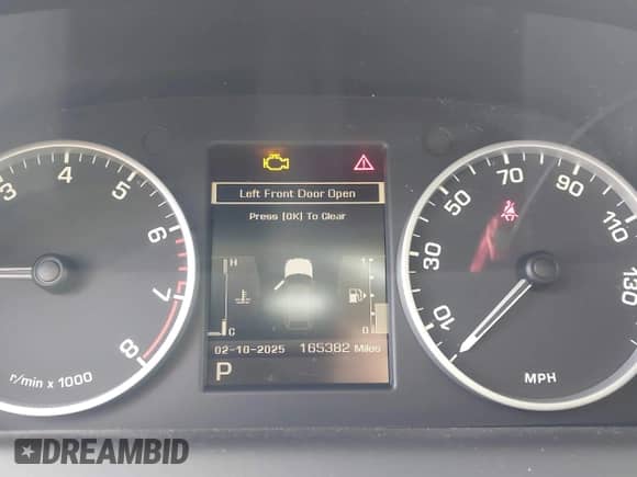 2011 Land Rover Range Rover Sport HSE Lux with VIN SALSK2D40BA271741, listed as a IAAI auction lot 43371145 with 165,382 mi miles and . Bid and sale history available at DreamBid. Image 7.