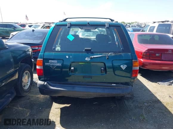 1997 Nissan Pathfinder XE with VIN JN8AR05SXVW126105, listed as a IAAI auction lot 41655140 with 132,229 mi miles and . Bid and sale history available at DreamBid. Image 22.