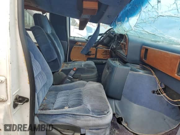 1994 Ford Econoline Cargo с VIN 1FDEE14N5RHA67982, выставлен на аукционе Copart как лот 61125245 с пробегом Не указан миль и Чистый • Clean title. История ставок и продаж доступна на DreamBid. Изображение 7.