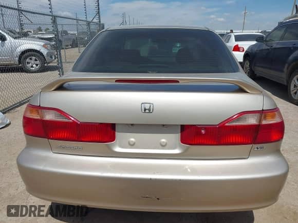 2000 Honda Accord EX with VIN 1HGCG1654YA080878, listed as a IAAI auction lot 43235559 with 226,898 mi miles and . Bid and sale history available at DreamBid. Image 16.