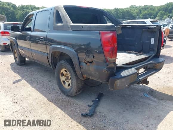 2005 Chevrolet Avalanche Z71 with VIN 3GNEK12Z65G217581, listed as a IAAI auction lot 42655086 with 265,200 mi miles and . Bid and sale history available at DreamBid. Image 3.