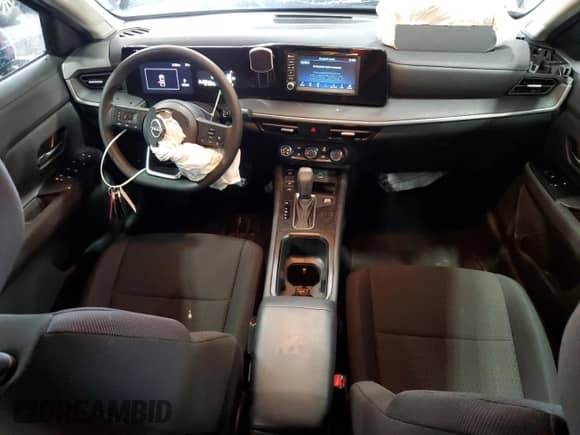 2025 Nissan Kicks S z VIN 3N8AP6BA4SL393987, wystawiony jako Copart lot #63095785 z przebiegiem 10 152 mil mil oraz Szkoda całkowita • Salvage title. Historia ofert i sprzedaży dostępna na DreamBid. Obrazek 8.