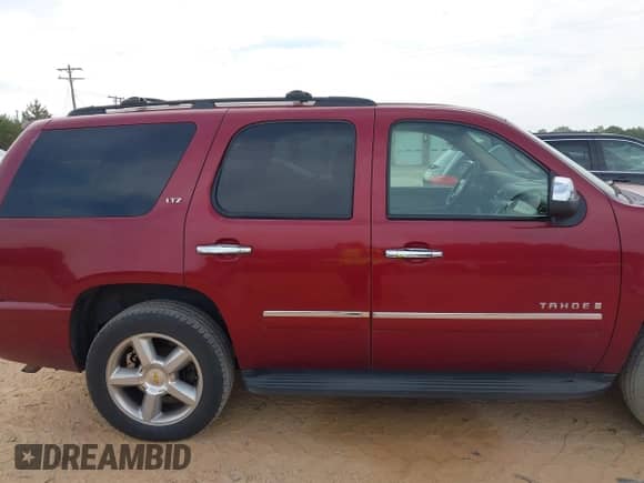 2009 Chevrolet Tahoe LTZ с VIN 1GNFK33049R132583, выставлен на аукционе IAAI как лот 43167001 с пробегом 266 629 миль миль и . История ставок и продаж доступна на DreamBid. Изображение 13.
