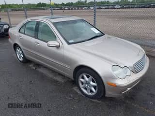 2001 Mercedes-Benz C 320 с VIN WDBRF64J81F096100, выставлен на аукционе IAAI как лот 42632301 с пробегом 80 917 миль миль и . История ставок и продаж доступна на DreamBid. Изображение 1.