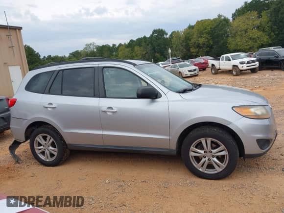 2010 Hyundai Santa Fe GLS with VIN 5NMSG3AB0AH399368, listed as a IAAI auction lot 43305243 with 300,926 mi miles and . Bid and sale history available at DreamBid. Image 13.