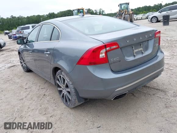 2018 Volvo S60 Inscription с VIN LYV402HKXJB167148, выставлен на аукционе IAAI как лот 42424429 с пробегом 72 126 миль миль и . История ставок и продаж доступна на DreamBid. Изображение 3.