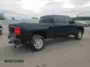 2015 Chevrolet Silverado 2500HD LTZ z VIN 1GC1KWE85FF110953, wystawiony jako Copart lot #86482915 z przebiegiem 210 488 mil mil oraz Czysty tytuł • Clean title. Historia ofert i sprzedaży dostępna na DreamBid. Obrazek 3.