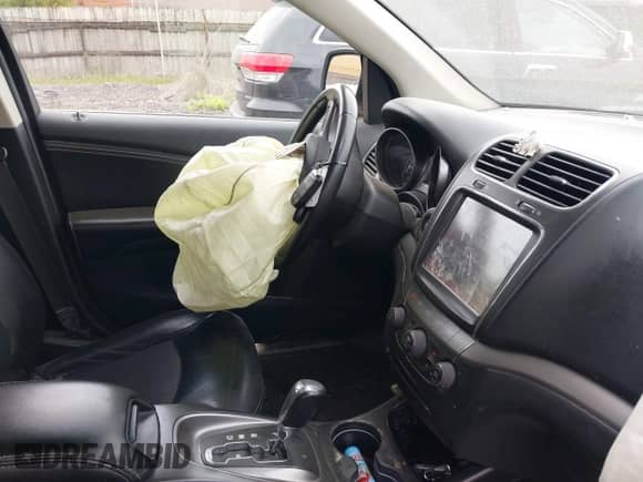 2019 Dodge Journey Crossroad z VIN 3C4PDDGG6KT739022, wystawiony jako IAAI lot #42310694 z przebiegiem 91 714 mil mil oraz . Historia ofert i sprzedaży dostępna na DreamBid. Obrazek 5.