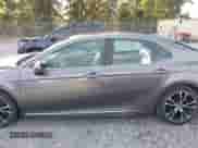 2019 Toyota Camry SE z VIN 4T1B11HK6KU852555, wystawiony jako IAAI lot #43365453 z przebiegiem 171 578 mil mil oraz . Historia ofert i sprzedaży dostępna na DreamBid. Obrazek 14.